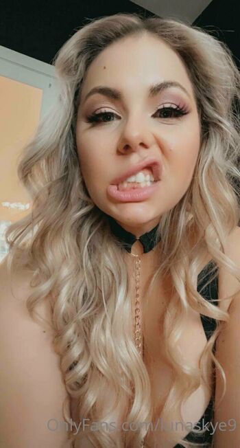 Full leaked Lunaskye private onlyfans photo