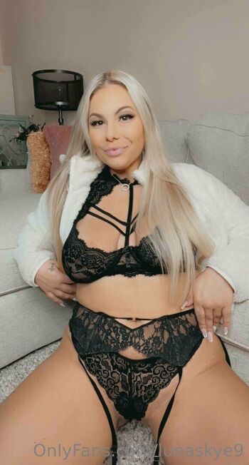 Full leaked Lunaskye private onlyfans photo