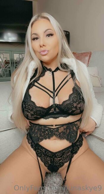 Full leaked Lunaskye private onlyfans photo