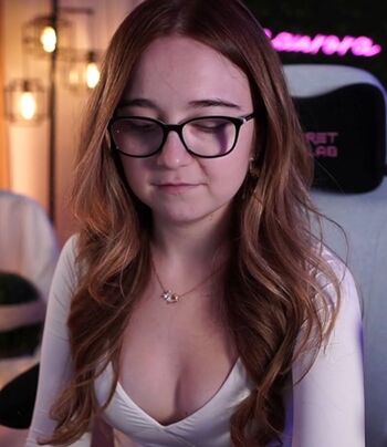 Full leaked Lyssaurora private onlyfans photo