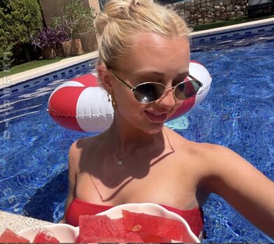 Full leaked Mavie noelle private onlyfans photo