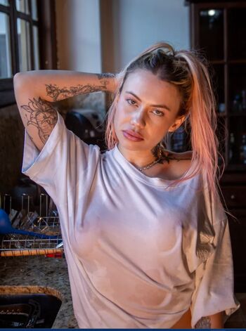 Full leaked Mc erikah page private onlyfans photo