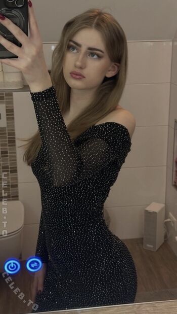 Full leaked Meleomanie private onlyfans photo