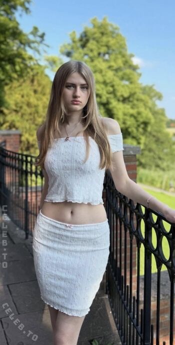Full leaked Meleomanie private onlyfans photo