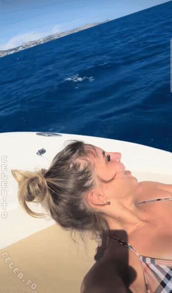 Full leaked Mia bender private onlyfans photo