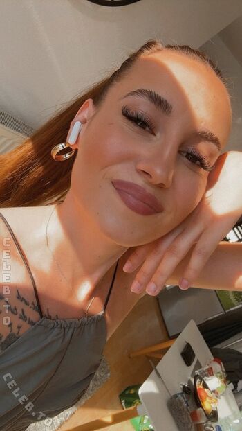 Full leaked Mia samia private onlyfans photo