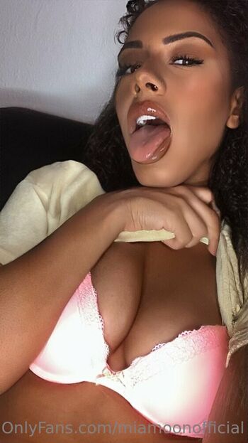 Full leaked Miamoonofficial private onlyfans photo