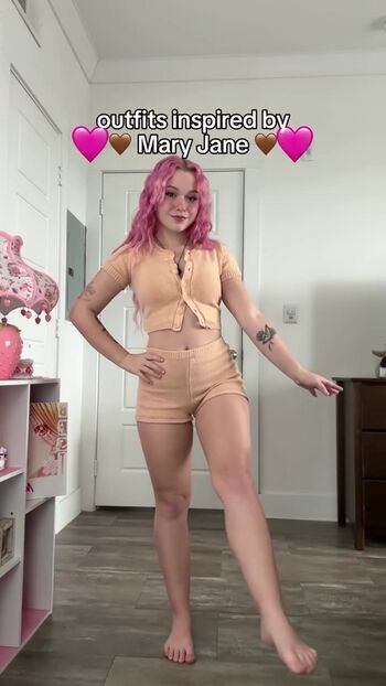 Full leaked Mildhippie page private onlyfans photo