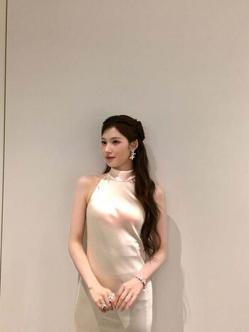 Full leaked Minatozaki sana page private onlyfans photo