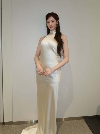 Full leaked Minatozaki sana page private onlyfans photo
