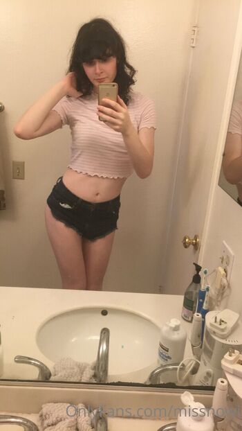 Full leaked Missnowi private onlyfans photo