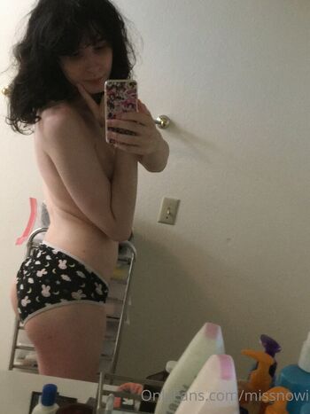 Full leaked Missnowi private onlyfans photo