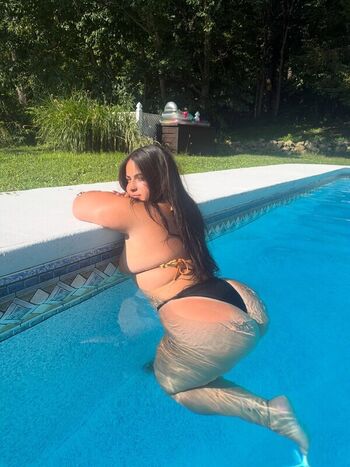 Full leaked Mmmariiis private onlyfans photo