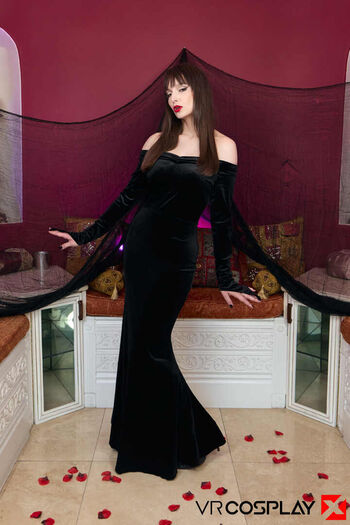 Full leaked Morticia cosplay private onlyfans photo