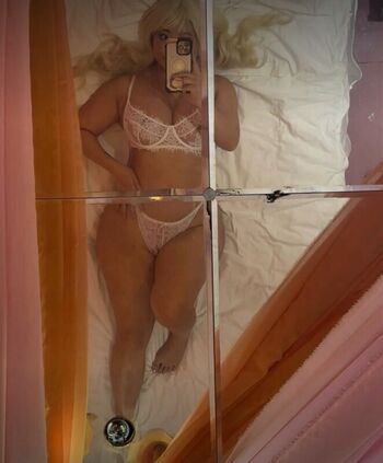 Full leaked Nikkiq private onlyfans photo