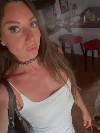ninamissfit.model