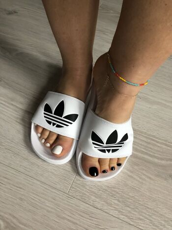 queenfeetred