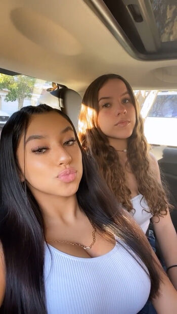 Full leaked Sariixo private onlyfans photo