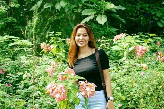 Sheena dela Cruz