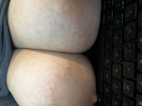 Full leaked Show your girlfriend private onlyfans photo