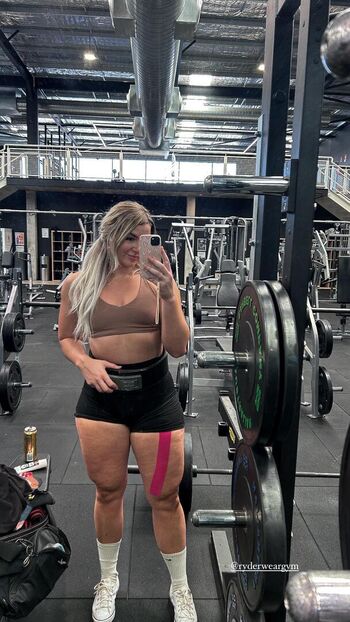 Full leaked Strong and curvy women page private onlyfans photo
