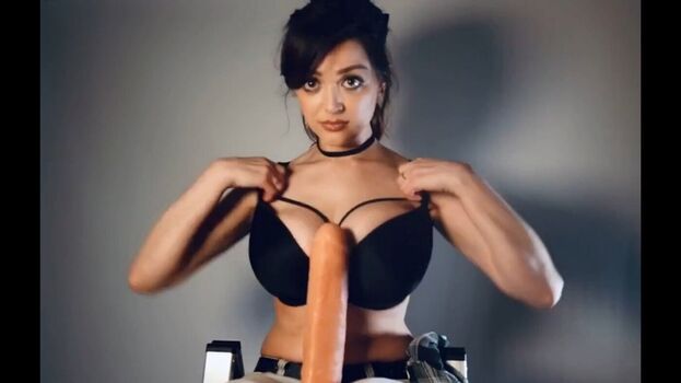 Full leaked Tessa fowler private onlyfans photo