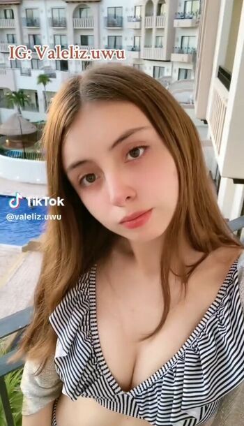 Full leaked Valelizuwu private onlyfans photo