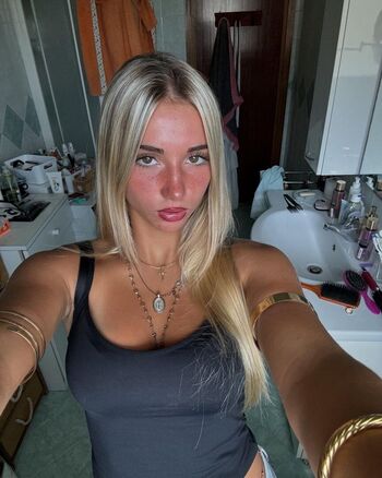 Full leaked Vallarani private onlyfans photo