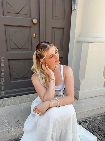 Full leaked Vallixpauline private onlyfans photo