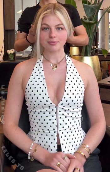 Full leaked Vallixpauline private onlyfans photo