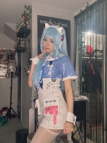 Full leaked Xenluvsmiku private onlyfans photo
