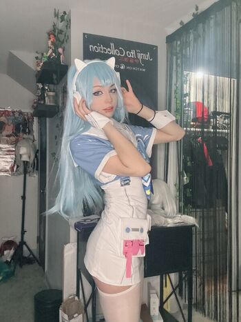 Full leaked Xenluvsmiku private onlyfans photo