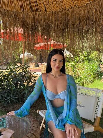 Full leaked Yeliizdemiirr private onlyfans photo