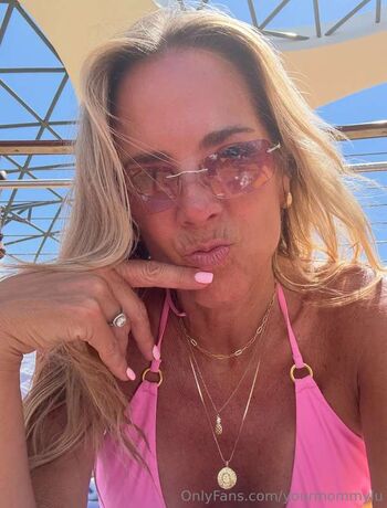 Full leaked Your mommy lu private onlyfans photo