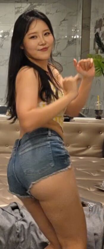 Full leaked Yuggie tv private onlyfans photo