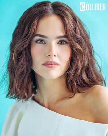 Full leaked Zoey deutch private onlyfans photo