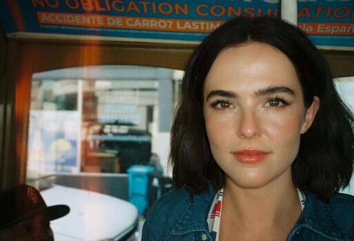 Full leaked Zoey deutch private onlyfans photo