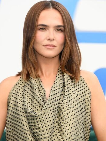 Full leaked Zoey deutch private onlyfans photo
